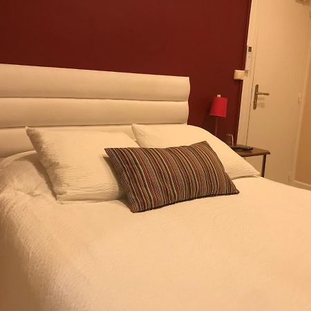 Logis Le Cheval Blanc Hotell Saint-Just  Eksteriør bilde