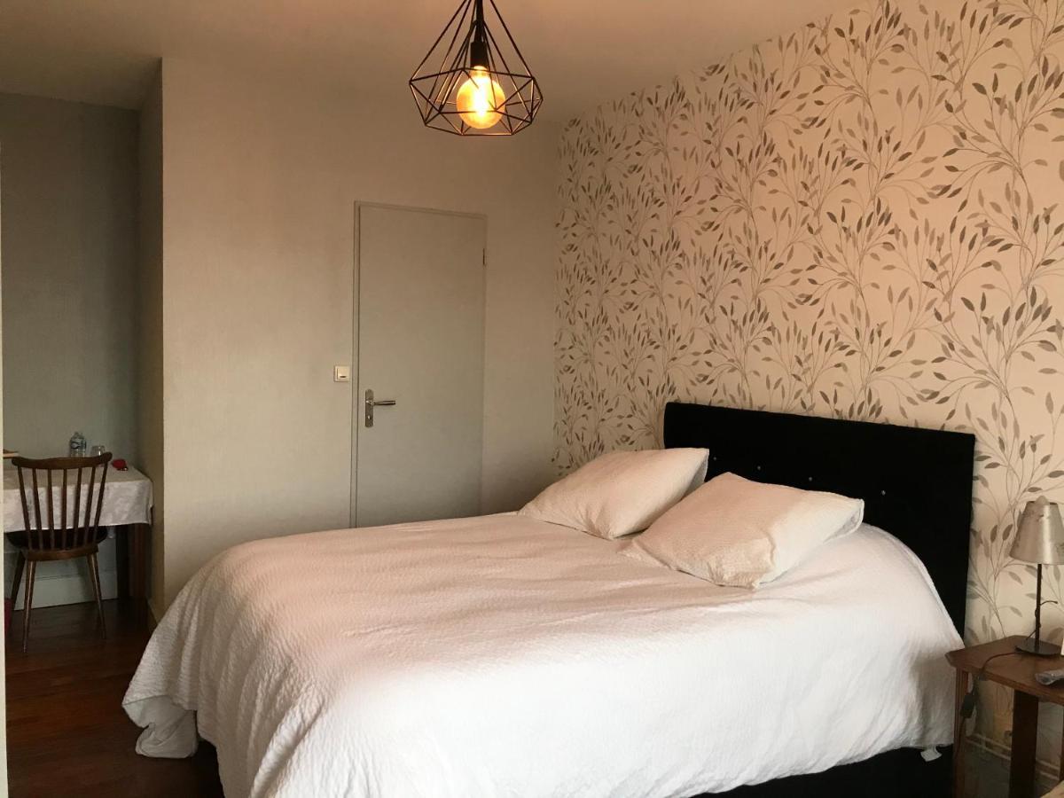 Logis Le Cheval Blanc Hotell Saint-Just  Eksteriør bilde